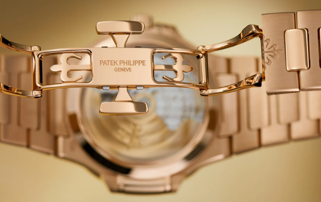 Patek Philippe Nautilus 7118/1300R-001 Watches